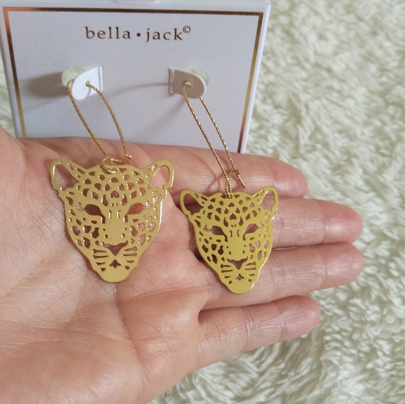 bella jack Laser Cut Leopard🐆 Head Earrings - Picture 12 of 13
